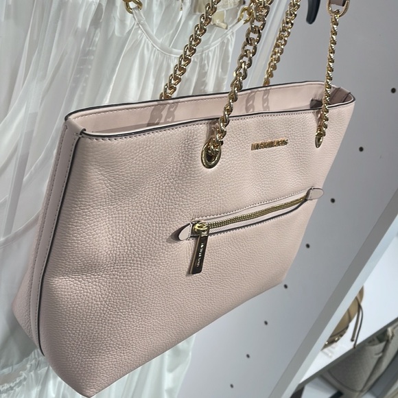 MICHAEL KORS
Jet Set Medium Front Zip Pebbled Leather Chain Tote 
Powder Blush - Picture 6 of 16